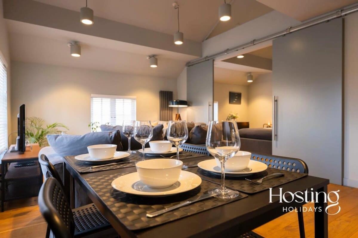 Stylish Luxury Apartment In The Centre Of Henley Kültér fotó
