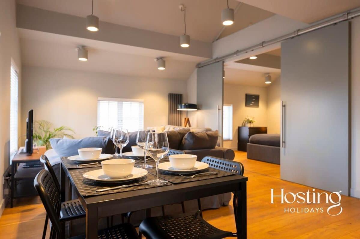 Stylish Luxury Apartment In The Centre Of Henley Kültér fotó
