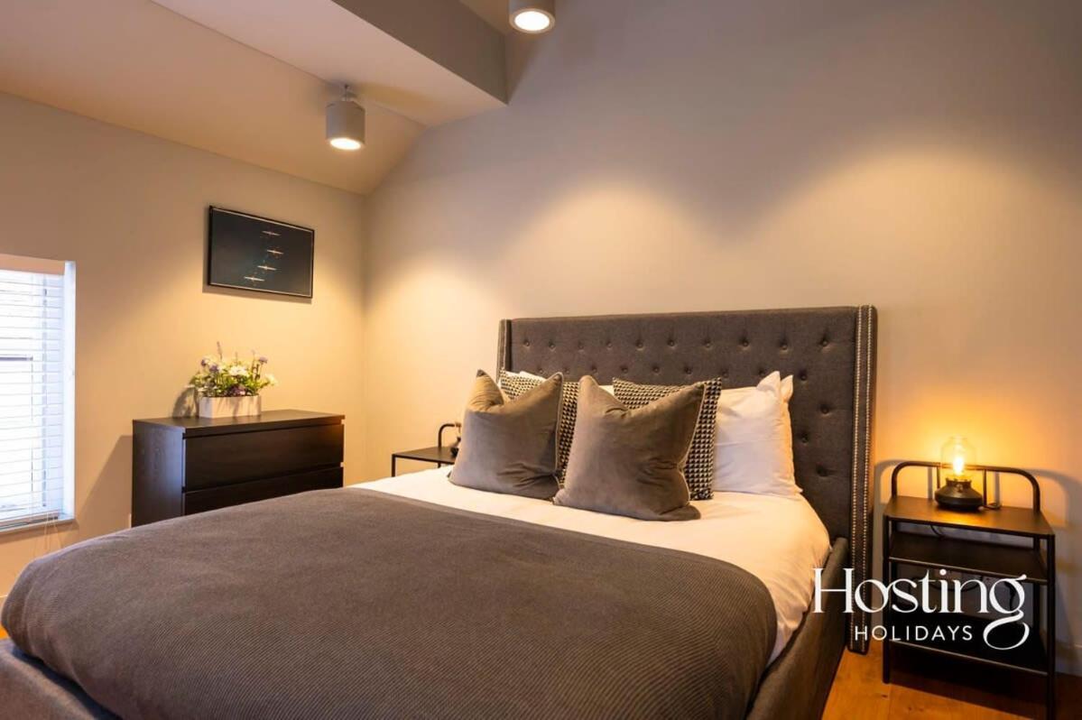 Stylish Luxury Apartment In The Centre Of Henley Kültér fotó