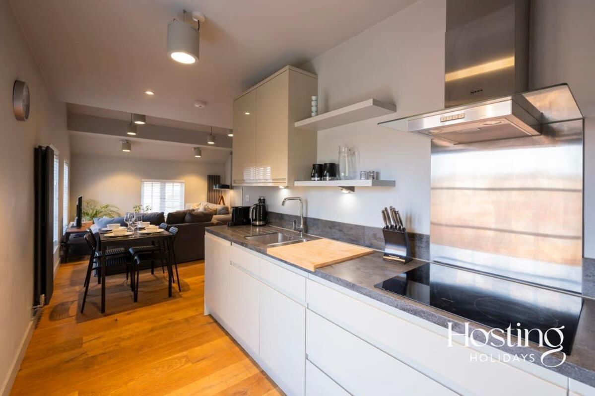 Stylish Luxury Apartment In The Centre Of Henley Kültér fotó